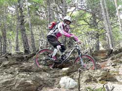cycles et nature a vallnord pour la dh cup